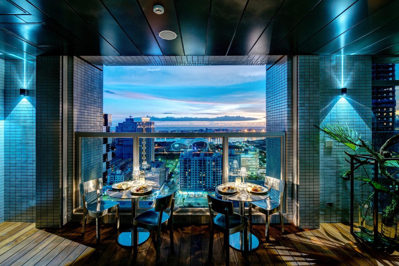 Hotel Silks Club Kaohsiung Exterior foto View from the restaurant