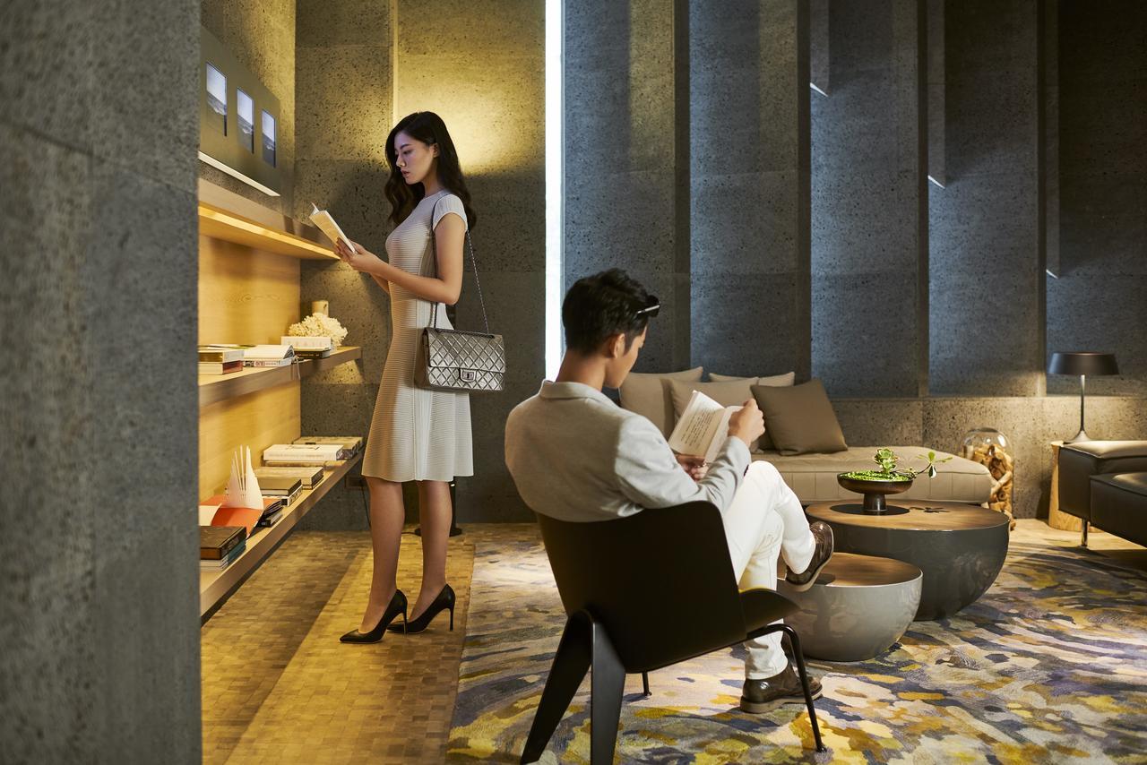 Hotel Silks Club Kaohsiung Exterior foto The Club at Hong Kong International Airport