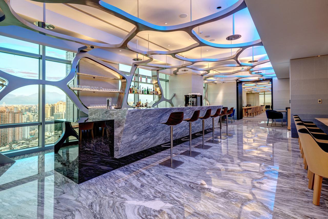 Hotel Silks Club Kaohsiung Exterior foto The bar at the 39th floor